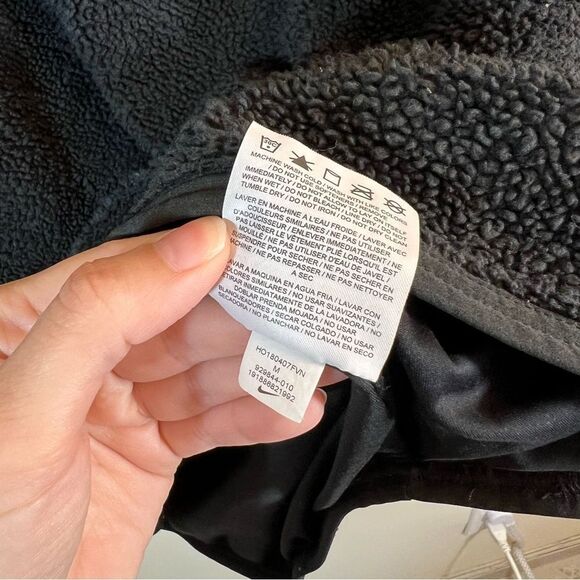 ✨ Nike Women’s Black Sherpa Fleece Mock Neck Sweatshirt Medium - Picture 10 of 13